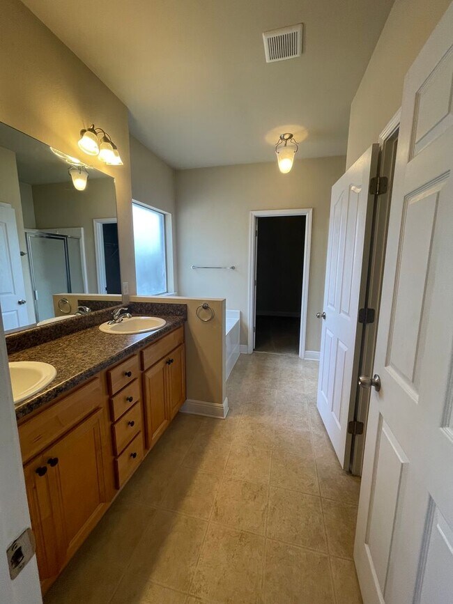 Building Photo - Beautiful 3BR/2BA Home in Rustic Ridge - Minutes from NAS Whiting Field