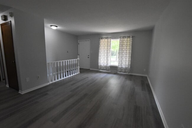 Building Photo - 1155 N Hampton Dr NE