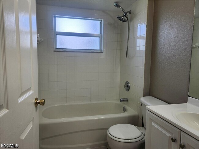 Building Photo - 1707 SW 2nd Terrace