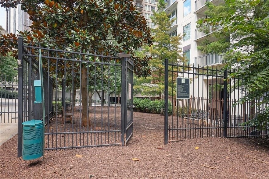 Building Photo - 1101 Juniper St NE