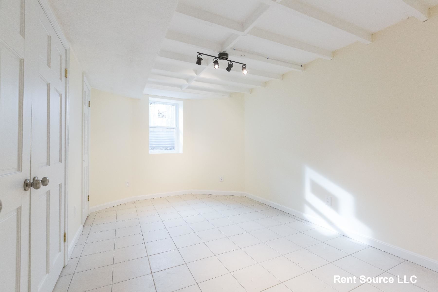 Building Photo - 23 Cottage Ave