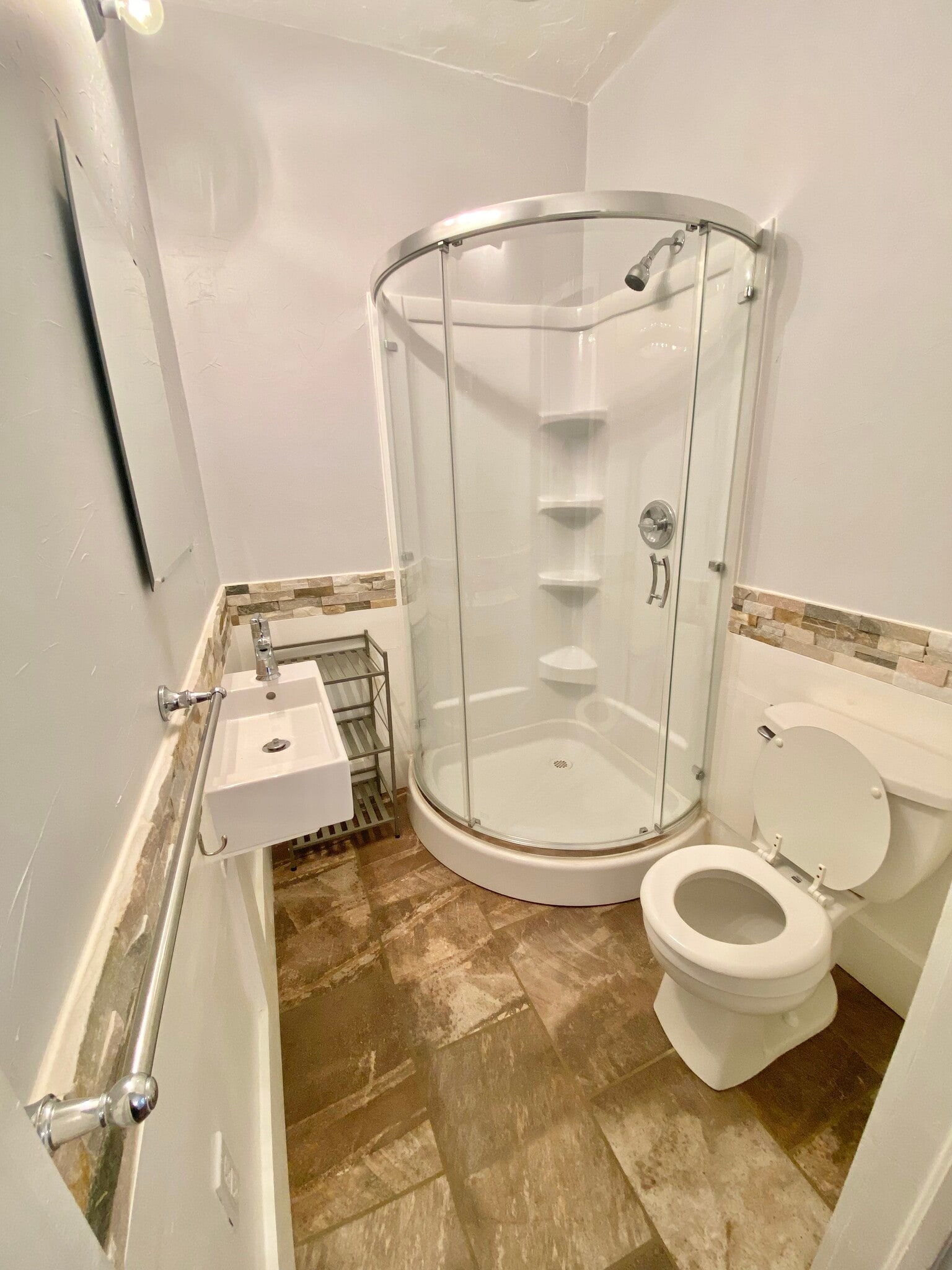 Bathroom - 2800 NW 15th St