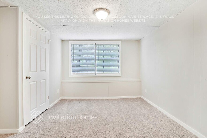 Building Photo - 678 Lakeridge Dr SE