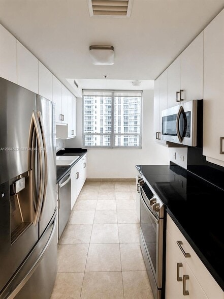 Building Photo - 801 Brickell Key Blvd