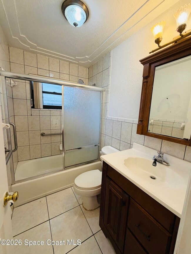 Building Photo - 981 Palmer St