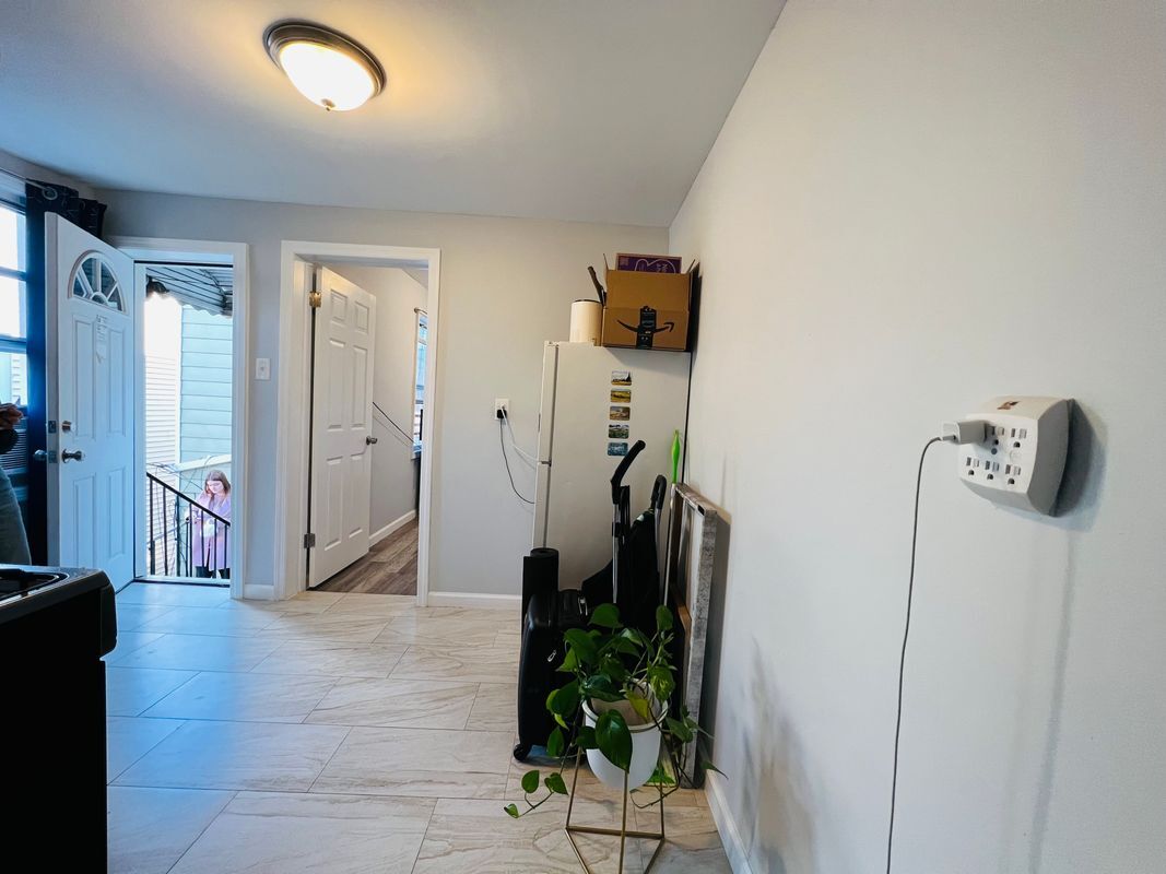 Building Photo - 21-13 25th Rd