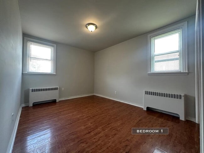 Building Photo - 6536 Crescentville Rd
