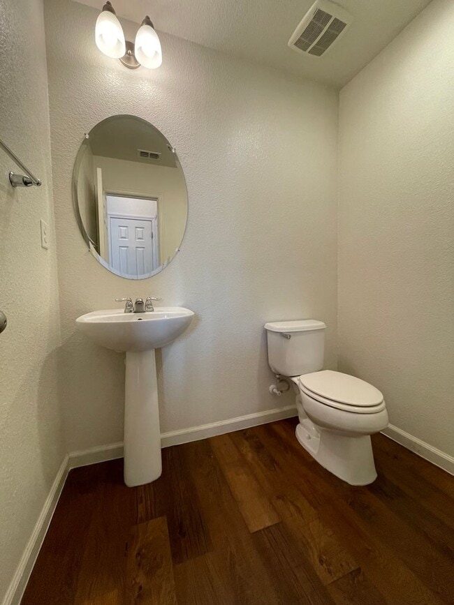 Building Photo - Two Story Home w/ Fridge Included, Attache...