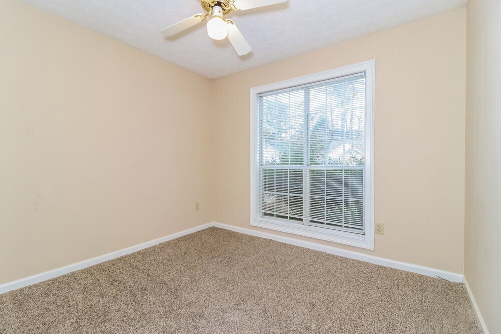 Building Photo - 641 Marble Arch Ave