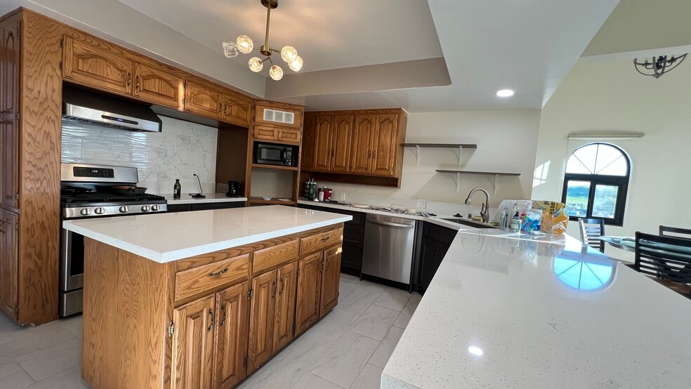 Building Photo - 2911 Hawk Rd