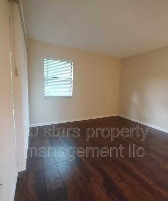 Building Photo - 10155 Sailwinds Blvd S