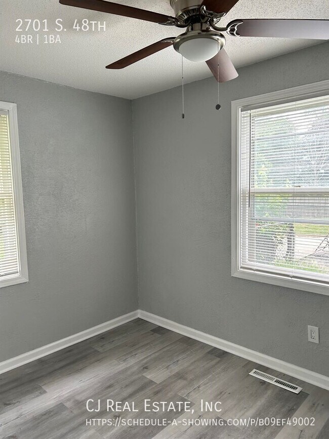 Building Photo - 2701 S 48 St