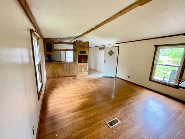 Building Photo - 2 Bed 1 Bath- Aliquippa PA