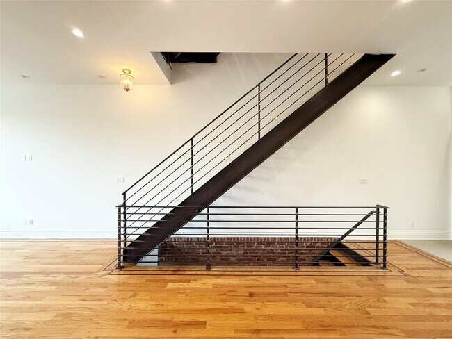 Building Photo - 333 Tompkins Ave