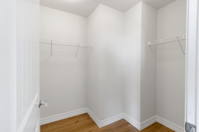 Building Photo - 8289 Vaulting Dr