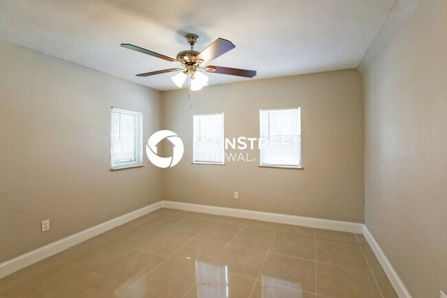 Building Photo - 4 Bedroom Pet-Friendly Home in Lauderhill, FL with Main Street Renewal