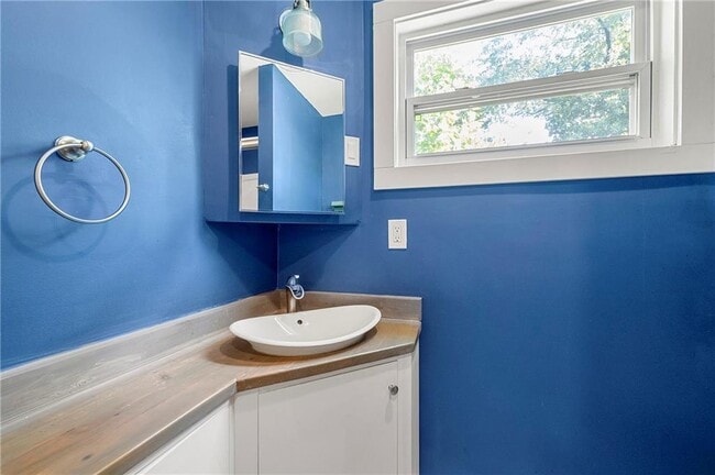 Building Photo - 948 Margaret Pl NW