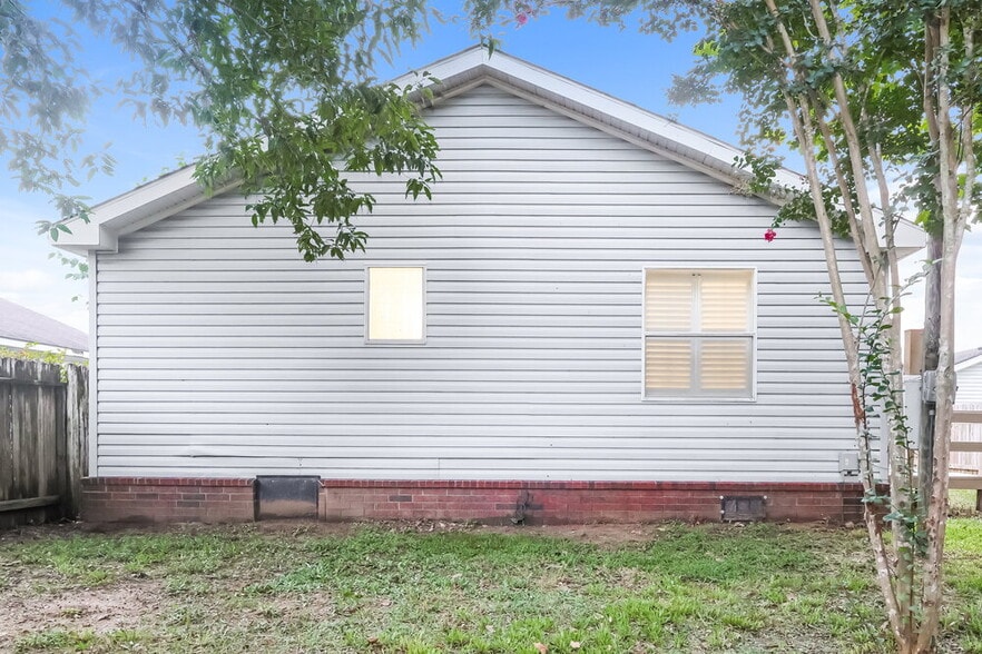 Building Photo - 21039 Sweet Blossom Ln