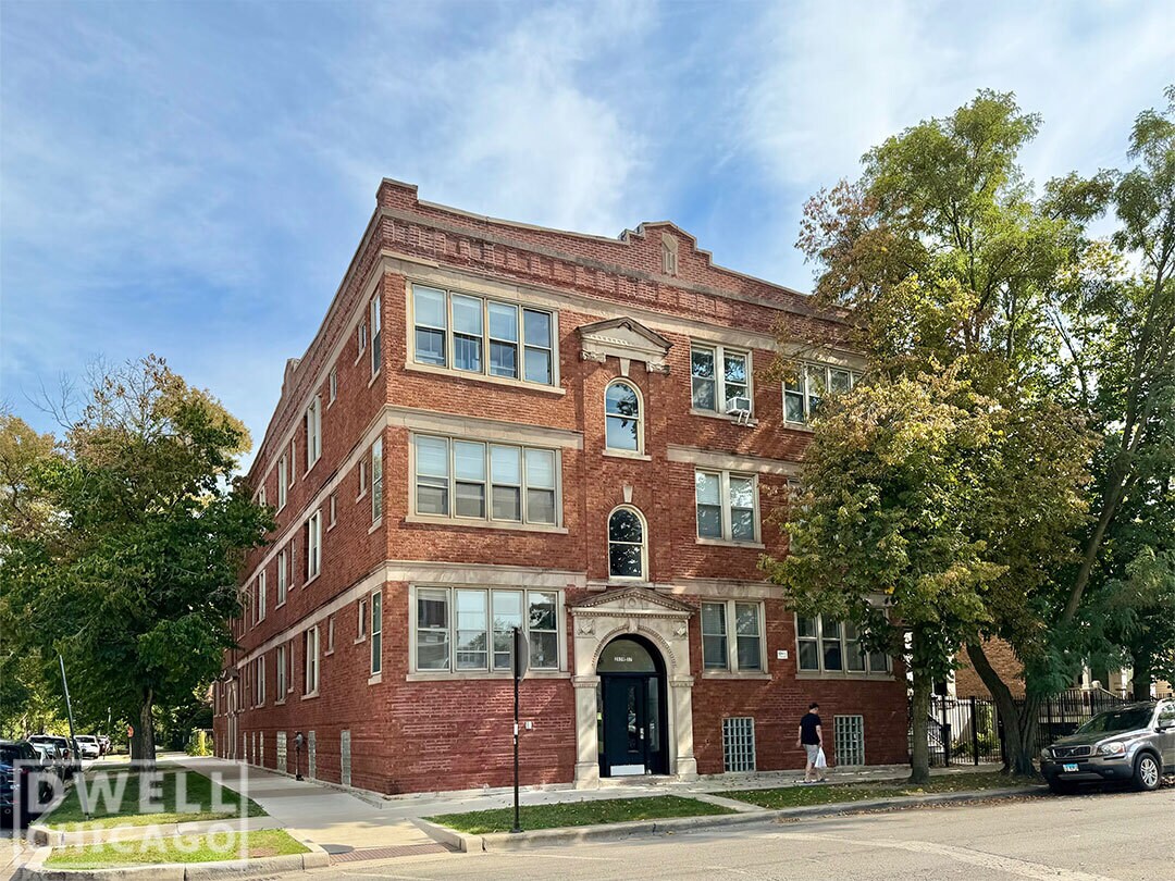 Building Photo - 3445 W Schubert Ave