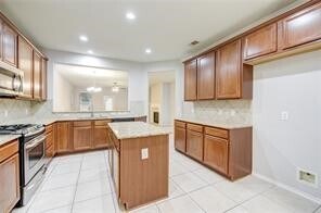 Building Photo - 9503 Herons Grove Ln