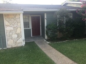 Building Photo - 2800 Longmire Dr