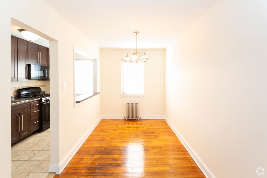 Dining Area - Grandview Gardens Apartments