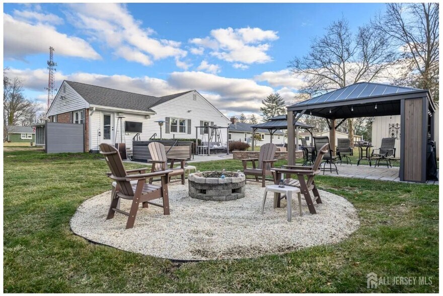 Building Photo - 12 Davison Rd