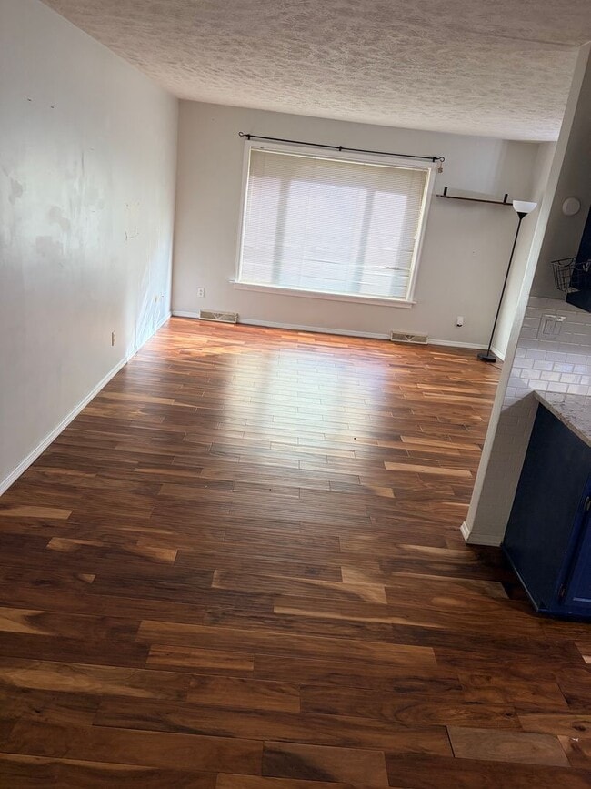 Building Photo - 3431 N Stoneycrest Rd