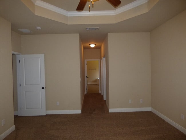 Building Photo - 5204 Parkside Dr