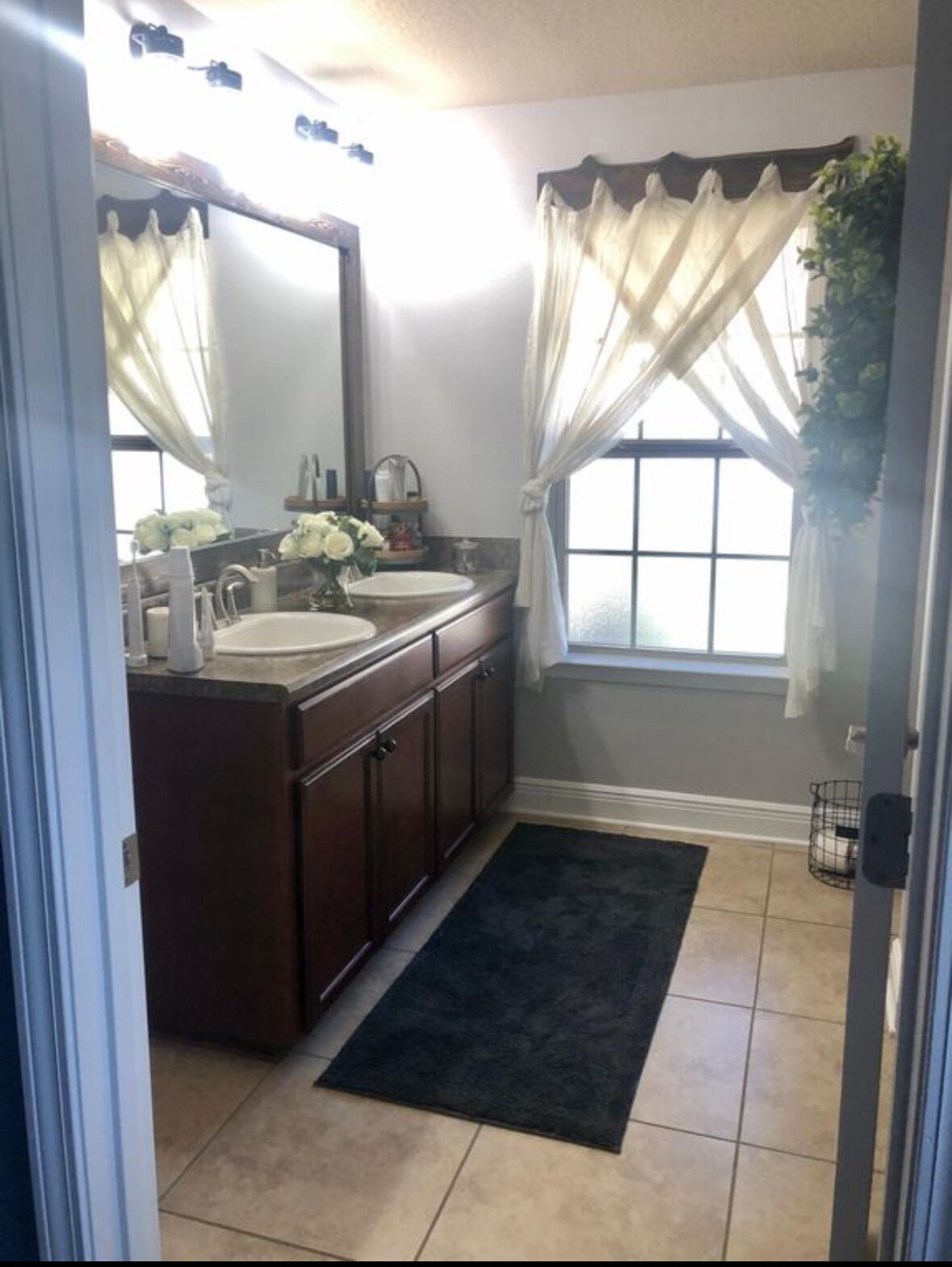 Building Photo - 4435 Winona Ln