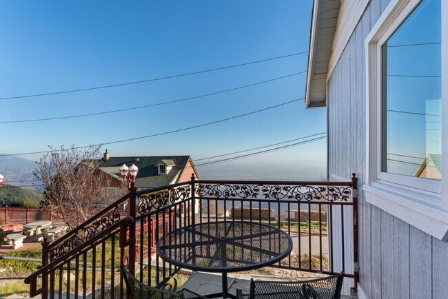 Building Photo - 25008 Ocean View Dr