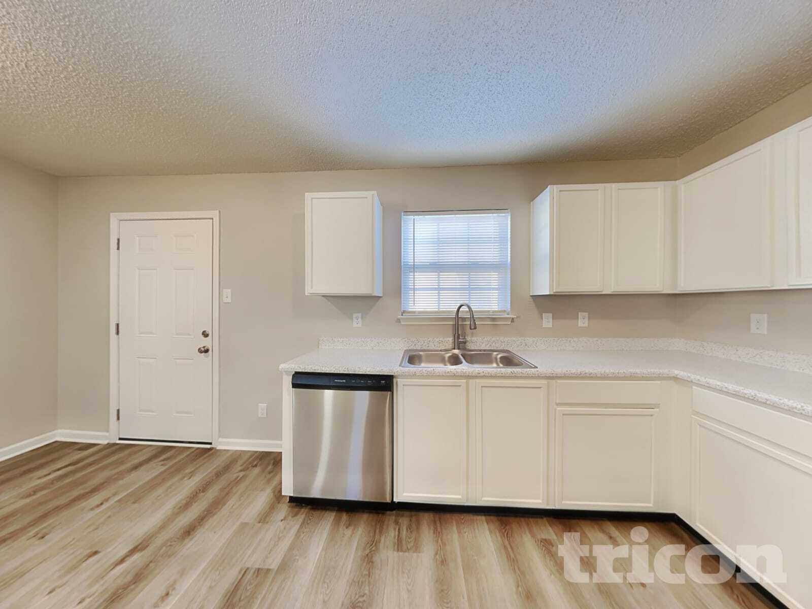 Building Photo - 10428 Kensington Way