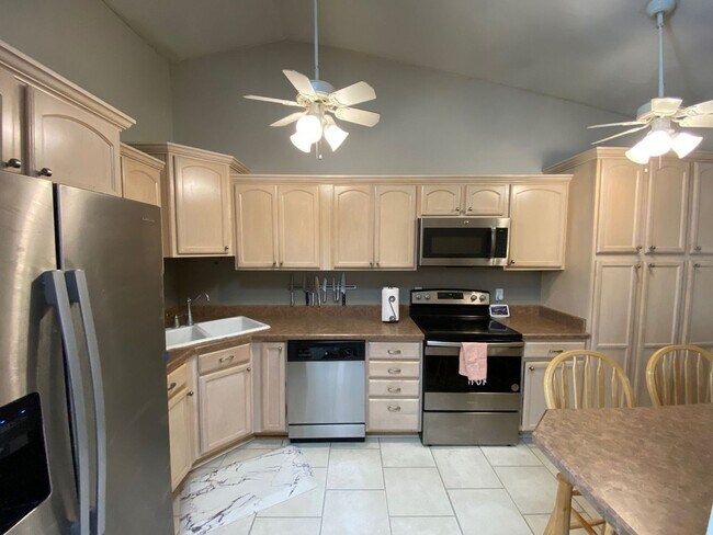 Building Photo - Spacious 3-Bedroom Townhome "Ask about our...