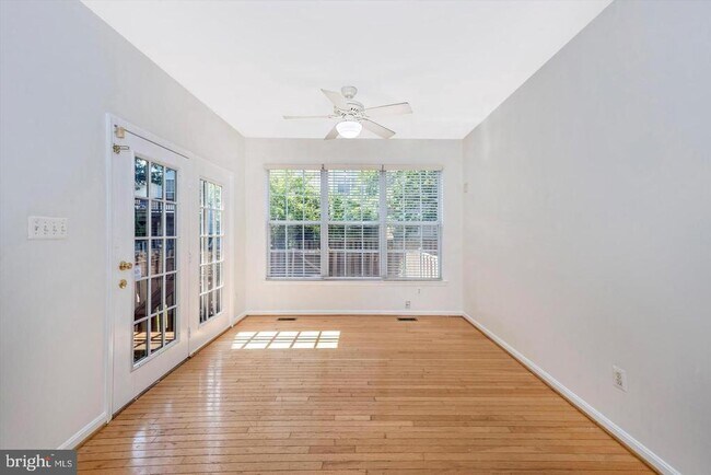 Building Photo - 45515 Lakemont Square