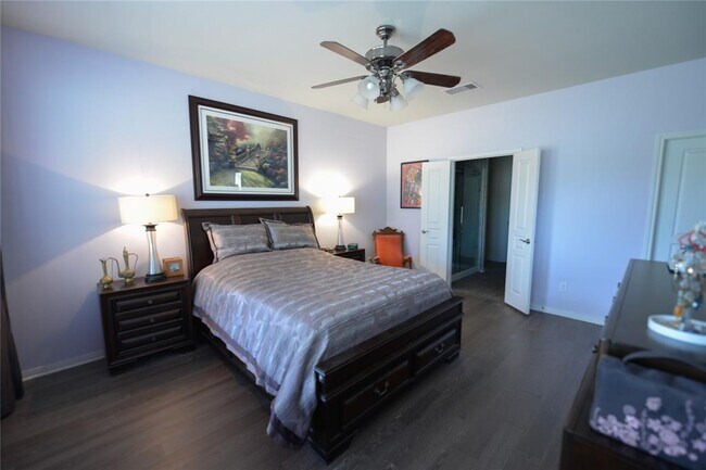 Building Photo - 1211 Majestic Oak