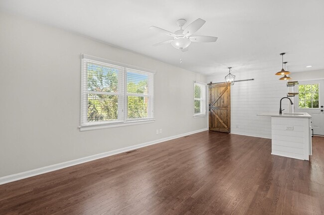 Building Photo - Adorable, Modern 3 Bedroom Ranch near Downtown Raleigh - Gorgeous finishes, open floorplan, updat...