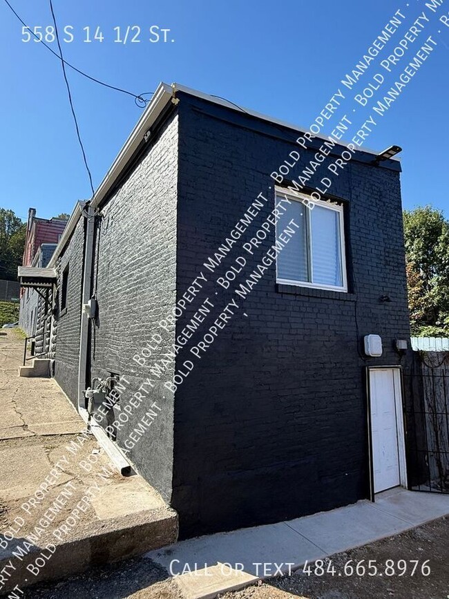 Building Photo - 558 S 14 1/2 St