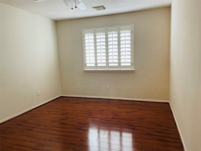 Building Photo - 21619 San Marino Dr