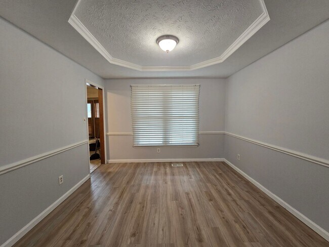 Building Photo - 504 Georgetown~ Lake Shore