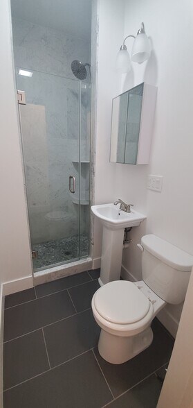 Building Photo - 24 Phillips St