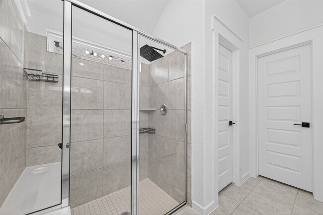 Building Photo - 16307 Rockdale Landing Dr