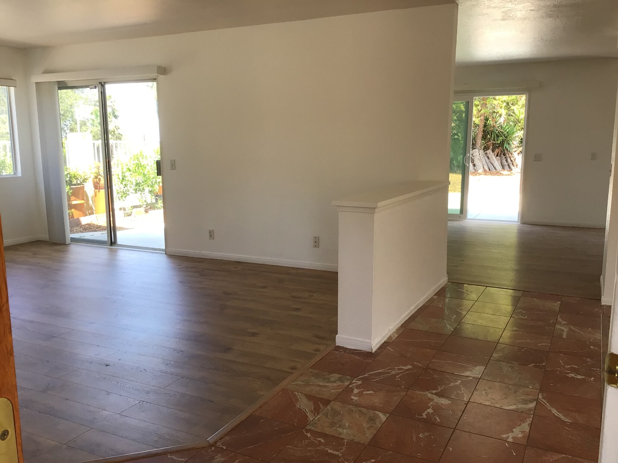 Building Photo - 10864 Avenida de los Lobos