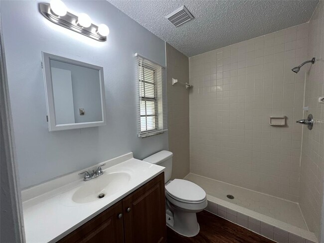 Building Photo - 3151 Bloomingdale Villas Ct