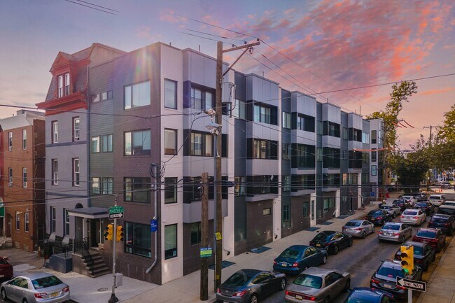 Building Photo - 1338 N 15th St