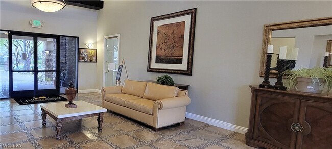 Building Photo - 10465 Saddle Mountain St