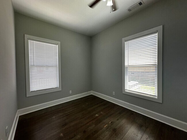 Building Photo - PRE-LEASING FOR AUGUST 2026!