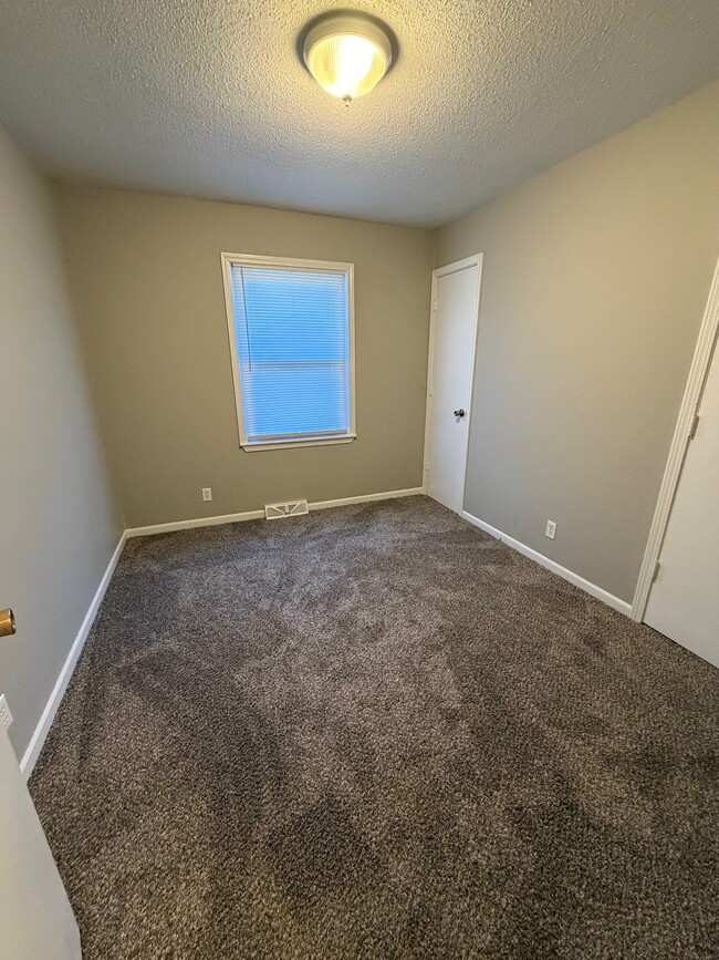 Building Photo - 1428 Grandview Dr