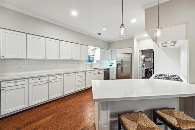 Building Photo - 1122 Daria Dr