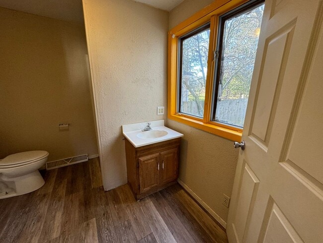 Building Photo - 3 Bed 2 Bath Single Family Home in Antigo