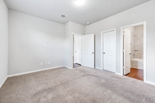 Building Photo - 5130 Wolgan Lake Ct